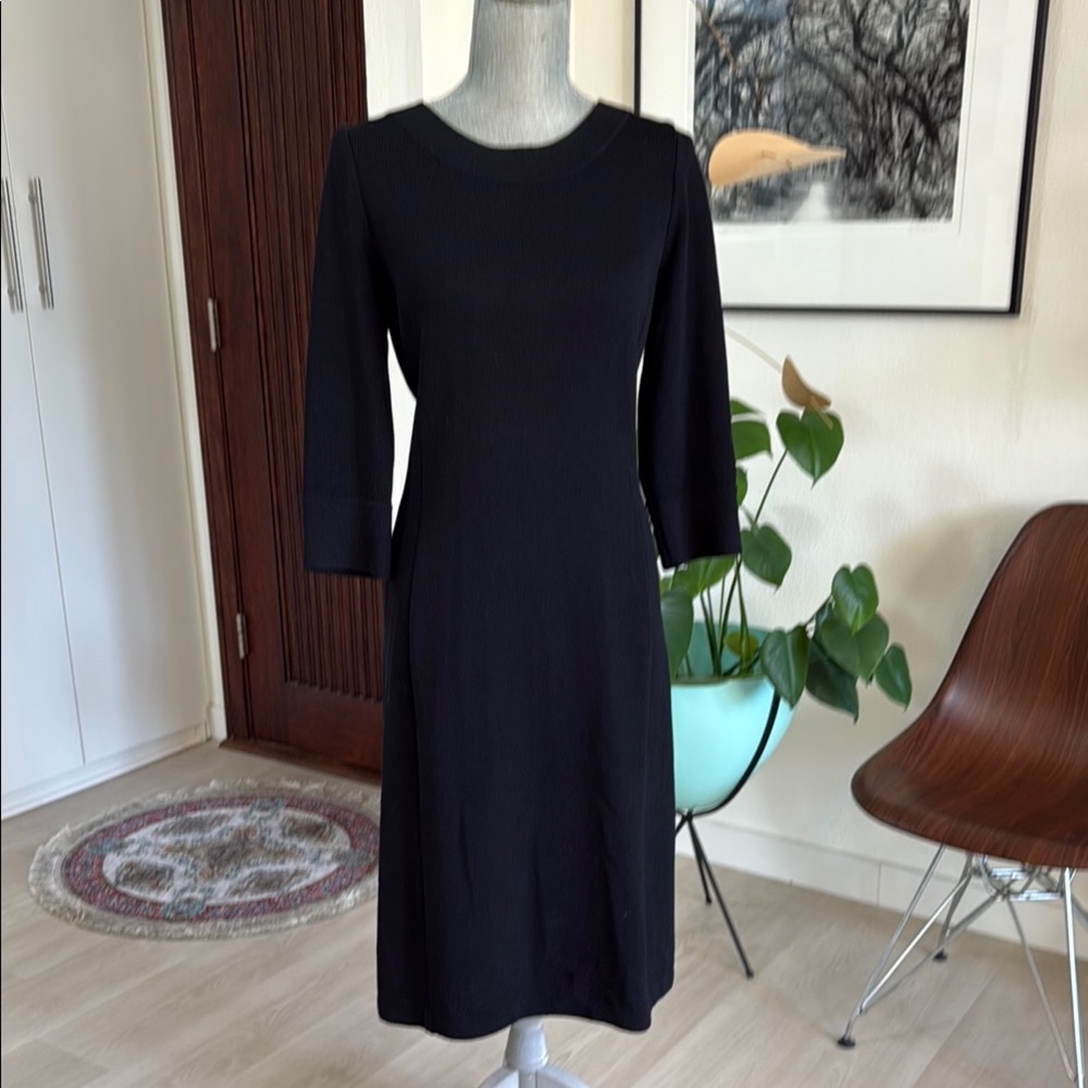 St. John Elegant caviar  Black Dress